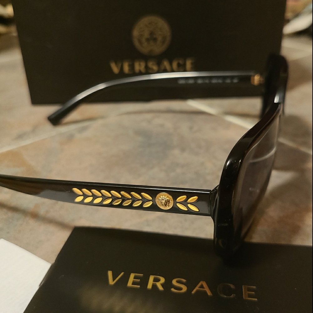 NEW Versace authentic sunglasses